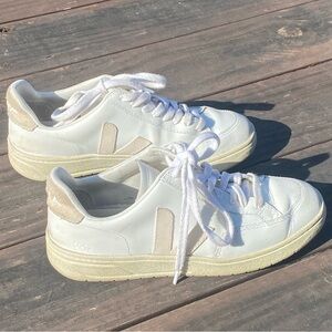Veja White Beige Casual Tennis Shoes Sneakers Size US Women’s 8
